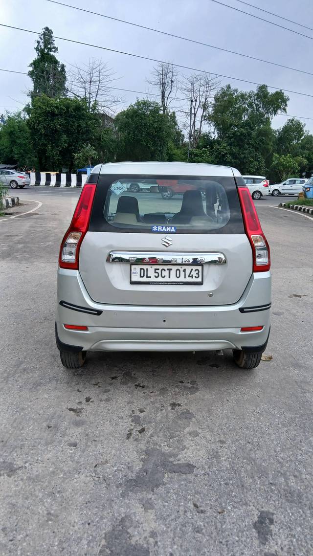 https://images10.gaadi.com/usedcar_image/4121531/original/processed_fa18e442dcf581b374af9052cfebfb2a.jpg?imwidth=6402