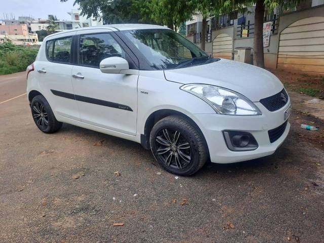 https://images10.gaadi.com/usedcar_image/4121542/original/processed_fbab790161f38b2c08e237f64a7e8f8b.jpg?imwidth=6400