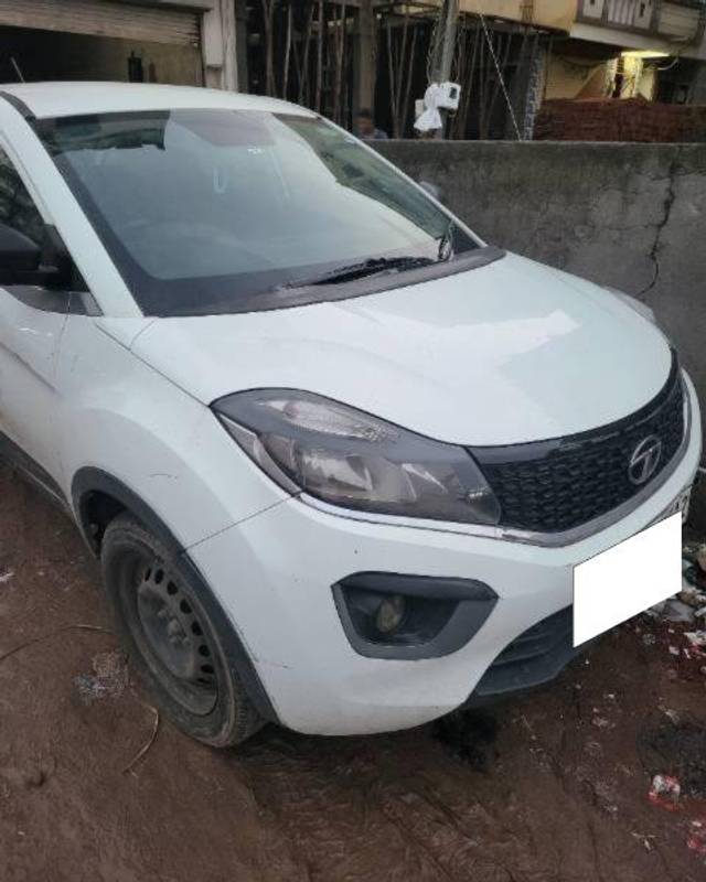 https://images10.gaadi.com/usedcar_image/4121567/original/processed_eca3f001-0938-42ca-bbb0-f86d4e3b7033.jpg?imwidth=6400