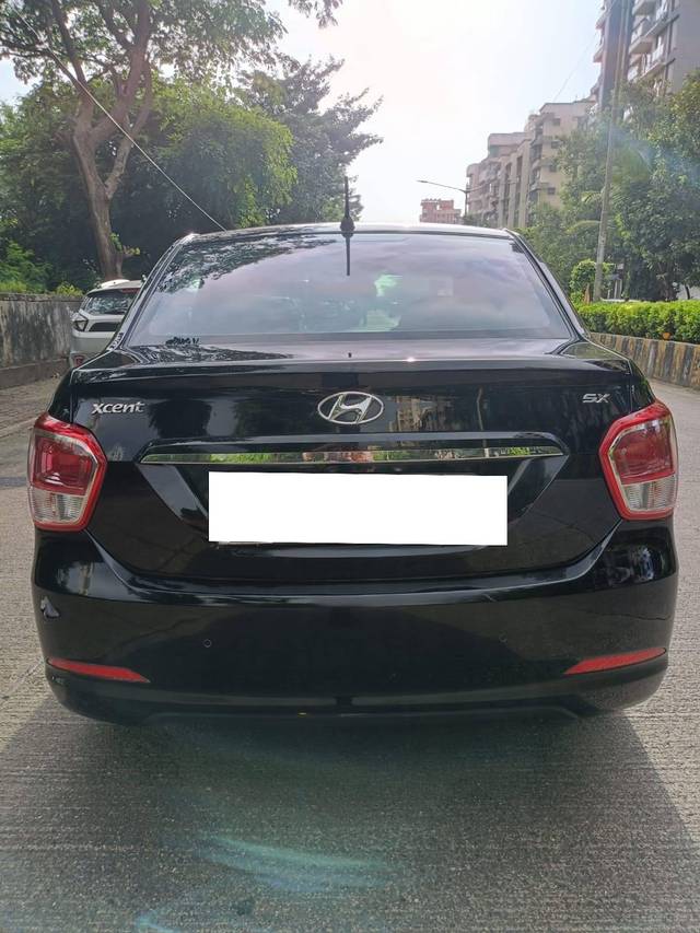 https://images10.gaadi.com/usedcar_image/4121569/original/processed_fc767c40e1cff743ae6df03a6c53b529.jpg?imwidth=6402