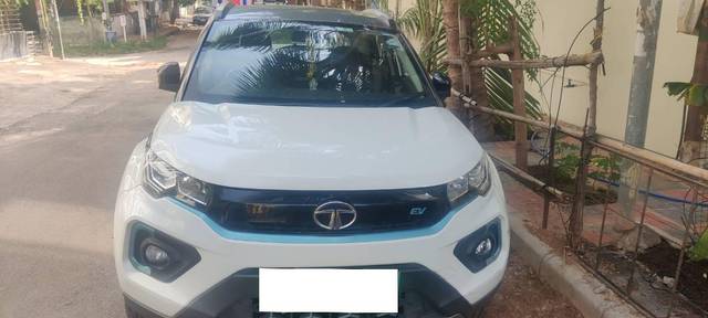 https://images10.gaadi.com/usedcar_image/4121614/original/processed_61096bf9-b32b-484f-9fda-30d7a8ec719e.jpg?imwidth=6400