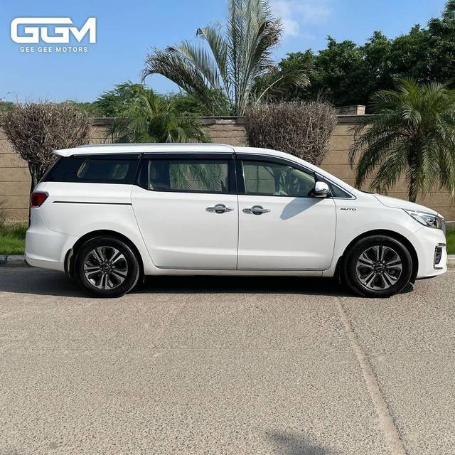 https://images10.gaadi.com/usedcar_image/4121698/original/processed_33abf1087b14d233c88f5a57addea967.jpg?imwidth=6401