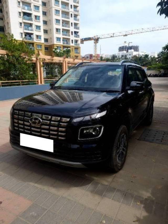 https://images10.gaadi.com/usedcar_image/4121823/original/processed_fecd0fda-cb6b-4f08-a007-c883d49844fe.jpg?imwidth=6402