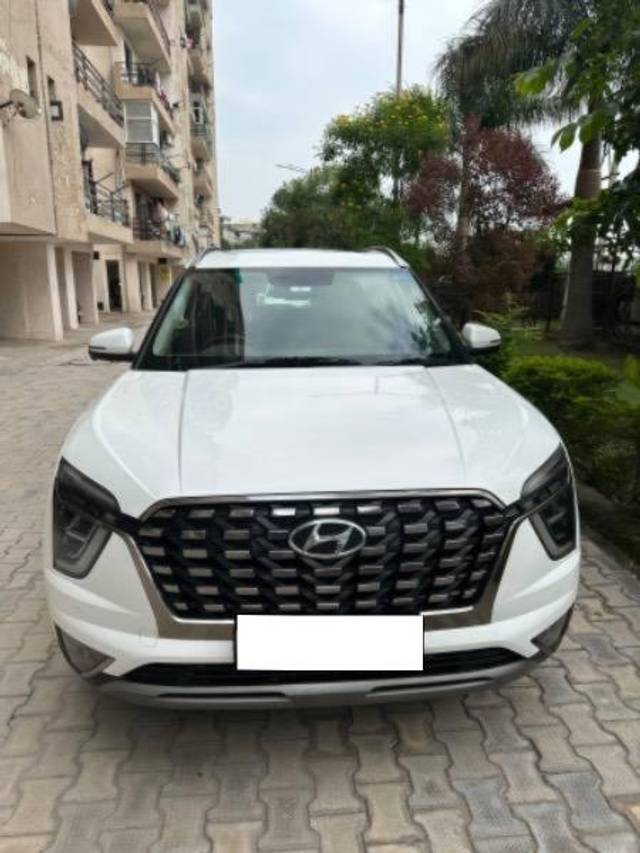 https://images10.gaadi.com/usedcar_image/4121837/original/processed_0b3c31b8-3592-4cd5-9908-ab4448827e44.jpeg?imwidth=6402