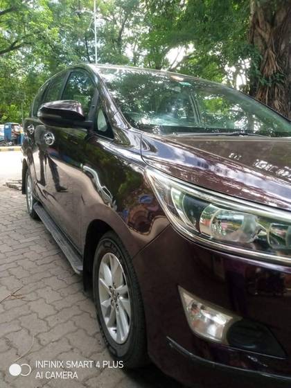 Toyota Innova Crysta 2.4 G Plus MT 8S BSIV