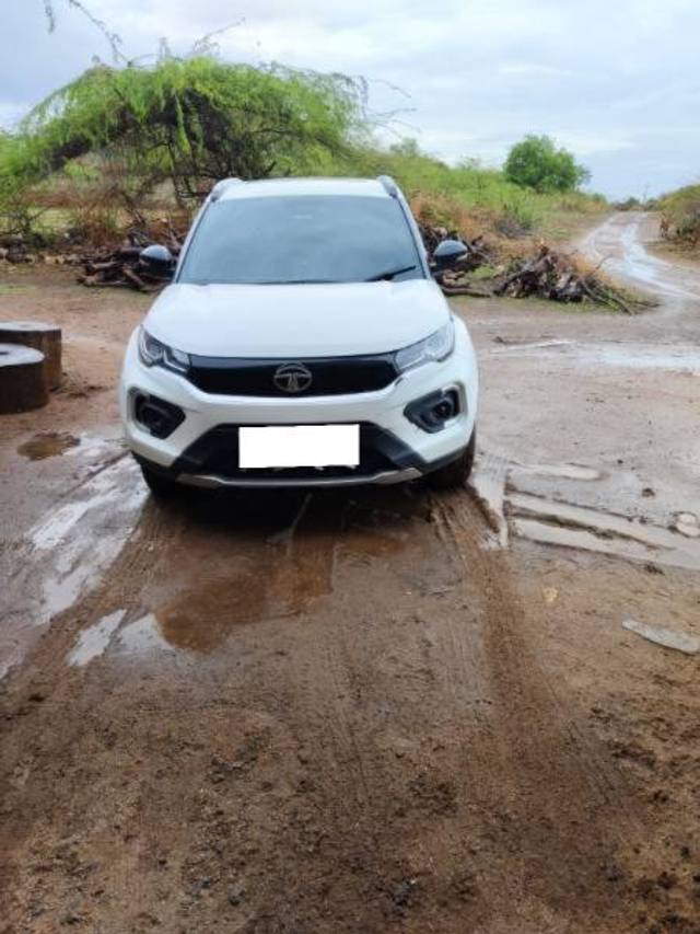 https://images10.gaadi.com/usedcar_image/4121977/original/processed_c5553294-39ad-4872-b058-3f7bfc523ce9.jpg?imwidth=6400