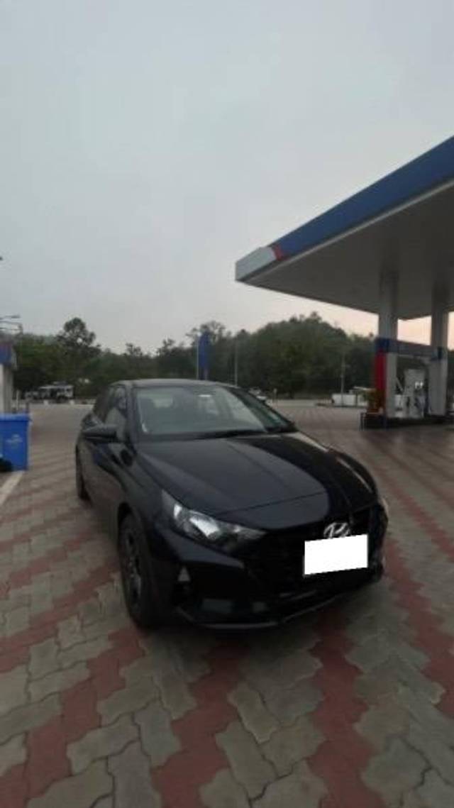 https://images10.gaadi.com/usedcar_image/4122020/original/processed_7dbcd6ed-4f7f-485b-97b1-6147f3f7b13e.jpg?imwidth=6400