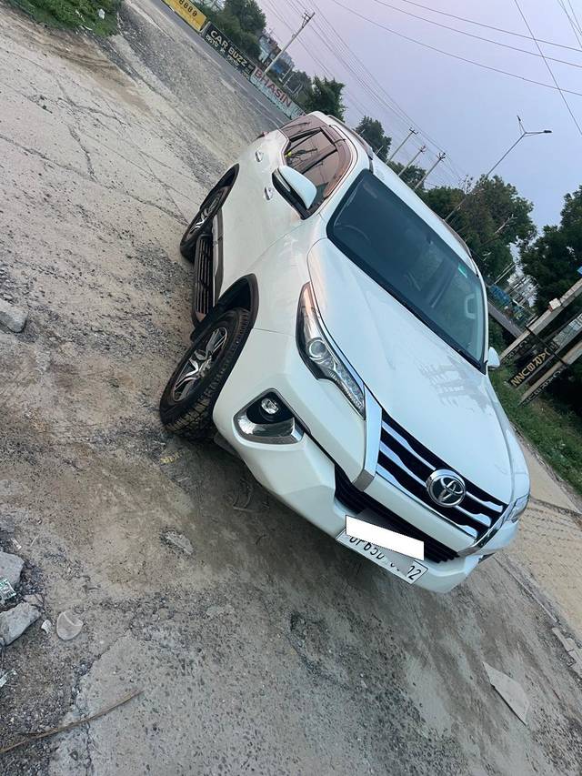 https://images10.gaadi.com/usedcar_image/4122048/original/processed_17d26095cb4559feb1b0355f7ae98c2c.jpg?imwidth=6400