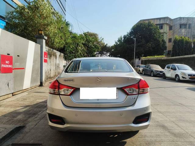 https://images10.gaadi.com/usedcar_image/4122061/original/processed_8477510dec33a4948faf9cb4c2187600.jpg?imwidth=6401