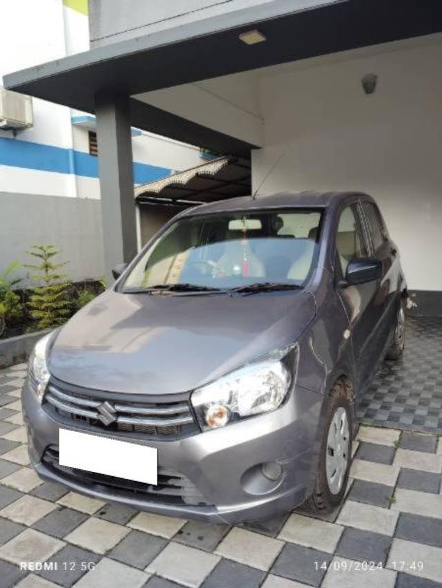 https://images10.gaadi.com/usedcar_image/4122356/original/processed_fdb354fd-8d5a-4c57-9a2a-e35c67e9ea14.jpg?imwidth=6402