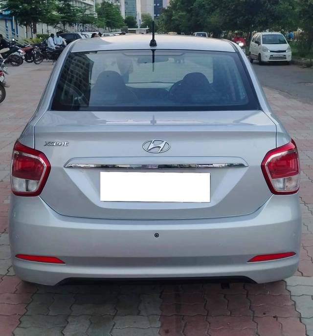 https://images10.gaadi.com/usedcar_image/4122380/original/processed_e536201a4af55ad14d3ebb89c47b7261.jpg?imwidth=6401