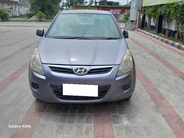 https://images10.gaadi.com/usedcar_image/4122388/original/processed_14e0f53b-b574-470f-acf9-a42470d94ccd.jpg?imwidth=6400