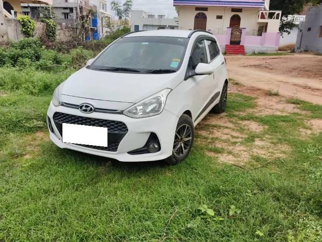 https://images10.gaadi.com/usedcar_image/4122460/original/processed_9443fde2-2835-4057-920d-a06f7e0a4e78.jpg?imwidth=6400