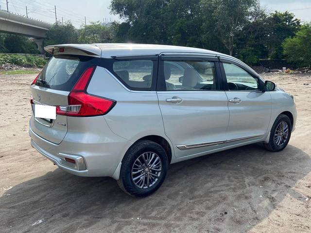 https://images10.gaadi.com/usedcar_image/4122739/original/processed_c607eeede132f6de73ac09ea048d01bd.jpg?imwidth=6401