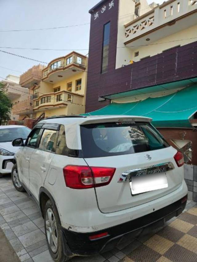 https://images10.gaadi.com/usedcar_image/4122754/original/processed_bccf59f7-021d-4d11-9a22-43fbb3849286.jpg?imwidth=6402