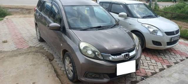 https://images10.gaadi.com/usedcar_image/4122766/original/processed_31160ecd-40ba-40b1-8b80-91aba89cf367.jpg?imwidth=6400