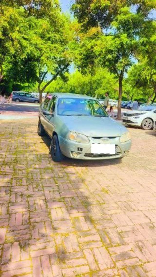 https://images10.gaadi.com/usedcar_image/4122789/original/processed_980dce08-d3fd-4a83-ab70-3abe32f060cb.jpg?imwidth=6400