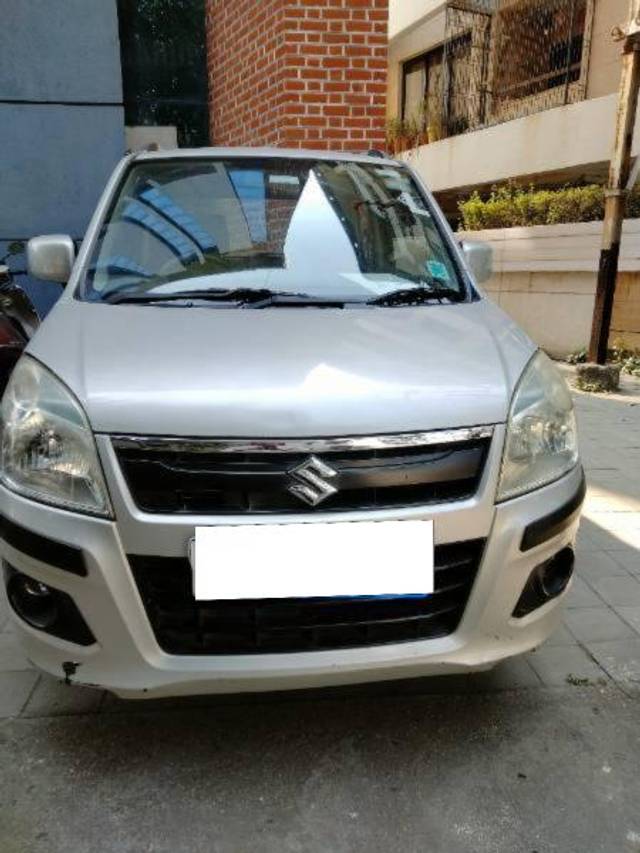 https://images10.gaadi.com/usedcar_image/4122898/original/processed_d9157b51-a4fc-4ffc-918e-45228acb3557.jpg?imwidth=6400