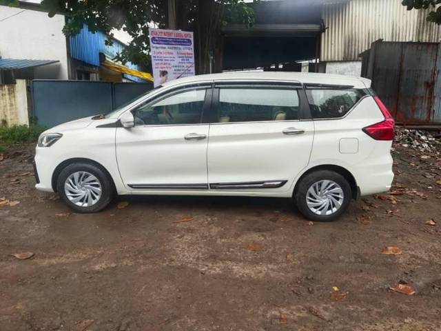 https://images10.gaadi.com/usedcar_image/4122927/original/processed_1b6a9bca-43ed-4d1a-bfb3-870b508d30ff.jpg?imwidth=6401