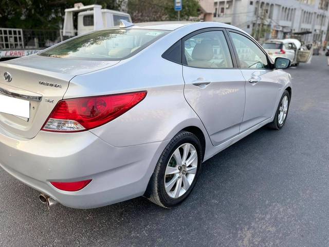 https://images10.gaadi.com/usedcar_image/4122946/original/processed_b15e3d097275b5f7d048aeabd6d5cc8a.jpg?imwidth=6401