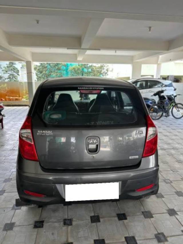 https://images10.gaadi.com/usedcar_image/4123045/original/processed_571a1cda-e49c-4b1e-a80d-3cc09b1bc332.jpeg?imwidth=6401