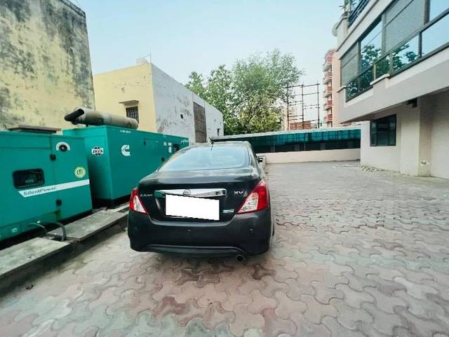 https://images10.gaadi.com/usedcar_image/4123140/original/processed_d3b56823-8b1b-4db5-80e9-50c47966fc10.jpeg?imwidth=6402