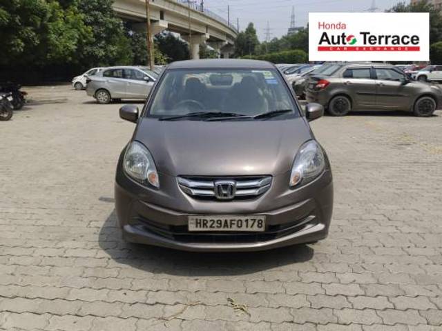 https://images10.gaadi.com/usedcar_image/4123208/original/7798c3c35d9a2f1c259ad4a3727a0030.jpeg?imwidth=6400