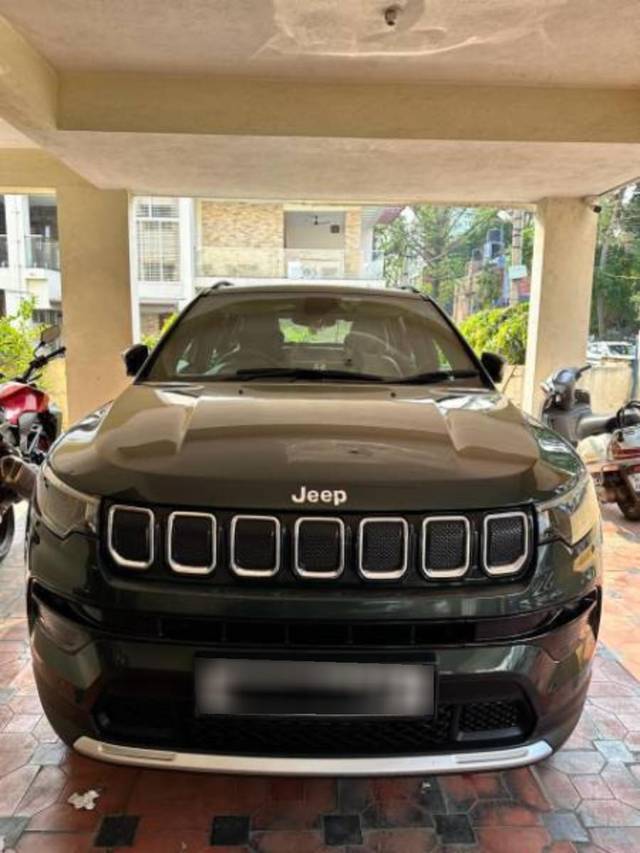 https://images10.gaadi.com/usedcar_image/4123329/original/processed_fd49dcc8-fb95-44b6-bcd7-8677eb851182.jpg?imwidth=6400