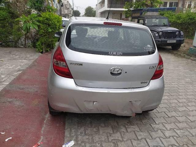 https://images10.gaadi.com/usedcar_image/4123334/original/processed_1de080ff-0c3e-4fc5-b40d-1ec38588980e.jpg?imwidth=6401