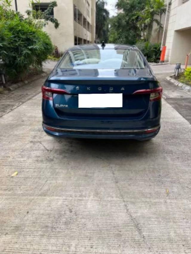 https://images10.gaadi.com/usedcar_image/4123403/original/processed_7ee7b6a2-758d-41f8-bf17-38e5856e2ace.jpeg?imwidth=6401