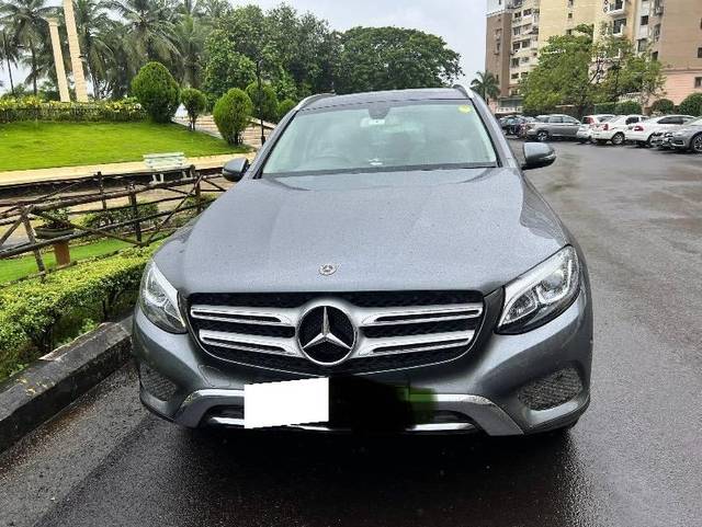 https://images10.gaadi.com/usedcar_image/4123440/original/processed_a31a56f7-107a-48c2-aaa7-352397a57f4a.jpg?imwidth=6400