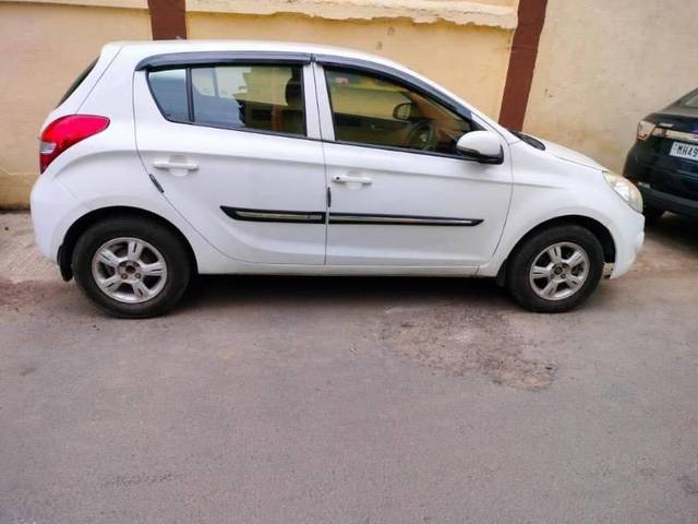 https://images10.gaadi.com/usedcar_image/4123464/original/processed_029debf5-0113-461b-b8fc-c4b7106d74e0.jpg?imwidth=6401