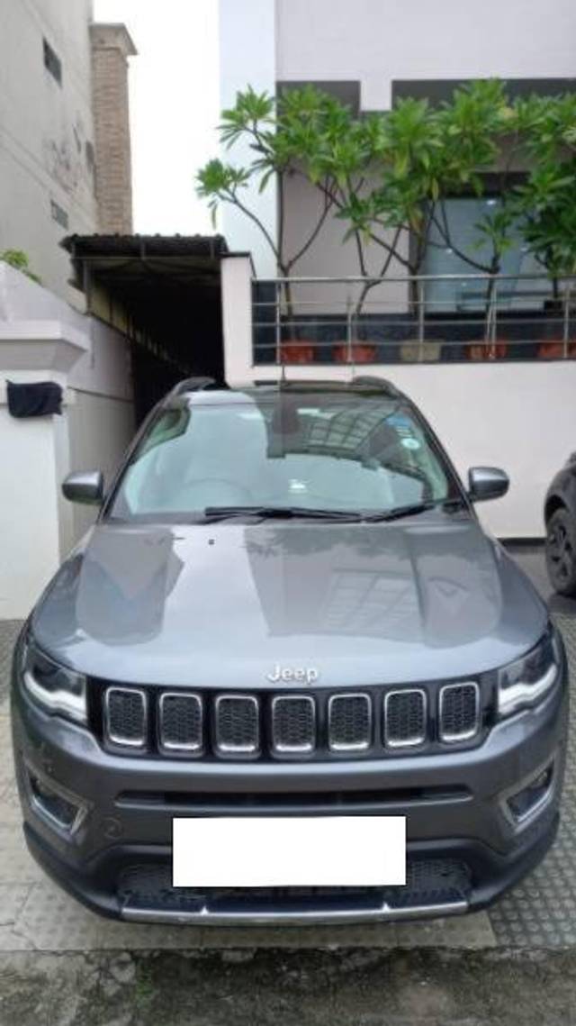 https://images10.gaadi.com/usedcar_image/4123523/original/processed_5d82f9e1-2c15-4b41-99b0-d8cf9279f2b2.jpg?imwidth=6402