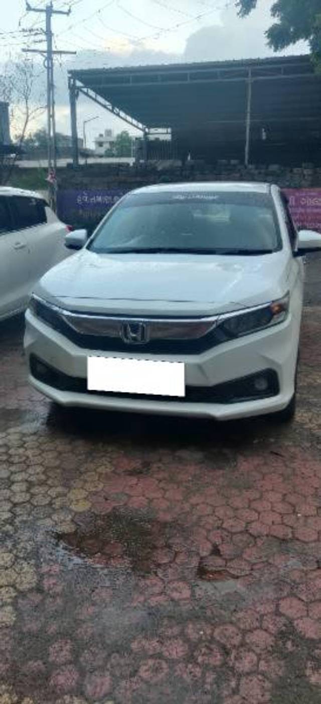 https://images10.gaadi.com/usedcar_image/4123526/original/processed_50d2fc9f-c673-4f0b-a94c-15109dfd31b9.jpeg?imwidth=6400