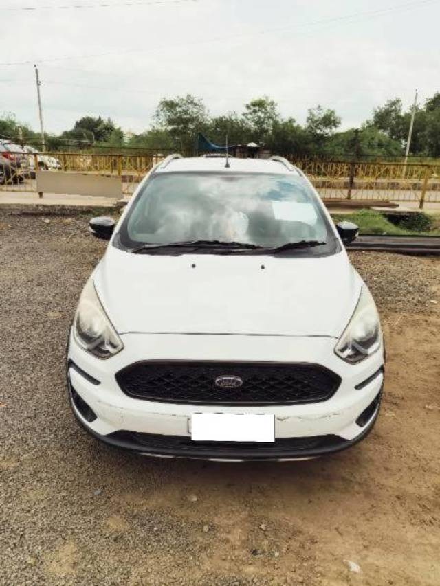 https://images10.gaadi.com/usedcar_image/4123605/original/processed_2df36ce2-93d6-409b-a552-5597367f4948.jpg?imwidth=6402