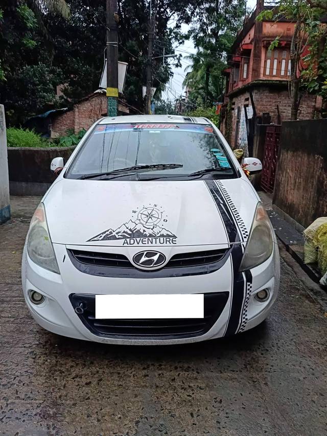 https://images10.gaadi.com/usedcar_image/4123679/original/processed_92366892418a560375d28c814d0e40e6.jpg?imwidth=6402