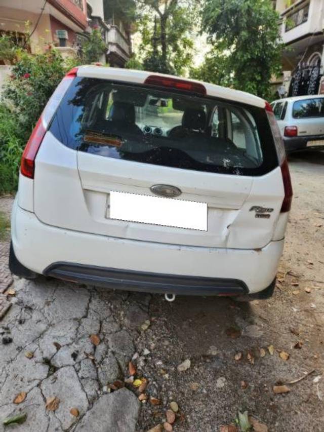 https://images10.gaadi.com/usedcar_image/4123818/original/processed_05585ee0-2dd7-4fb2-b919-7a6486b92d5e.jpg?imwidth=6402