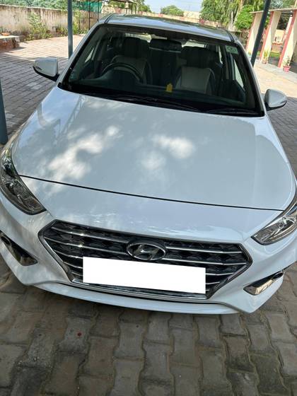 Hyundai Verna CRDi 1.6 AT SX Option