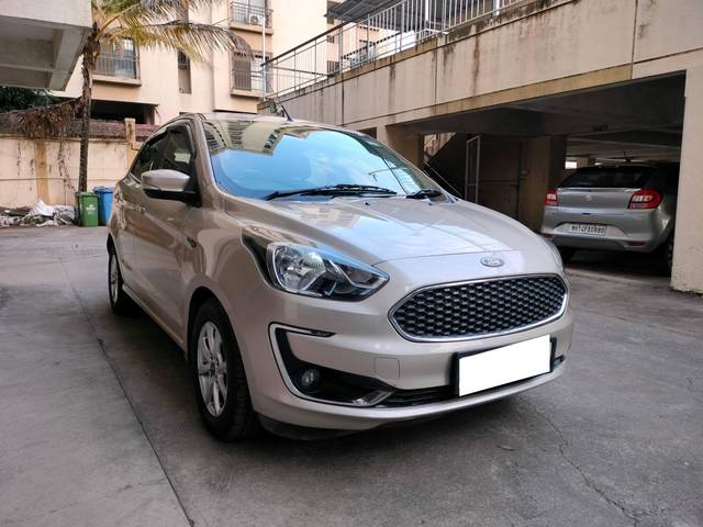 https://images10.gaadi.com/usedcar_image/4123843/original/processed_2b463637404b215e1d5dbfbed7ef99d4.jpg?imwidth=6400