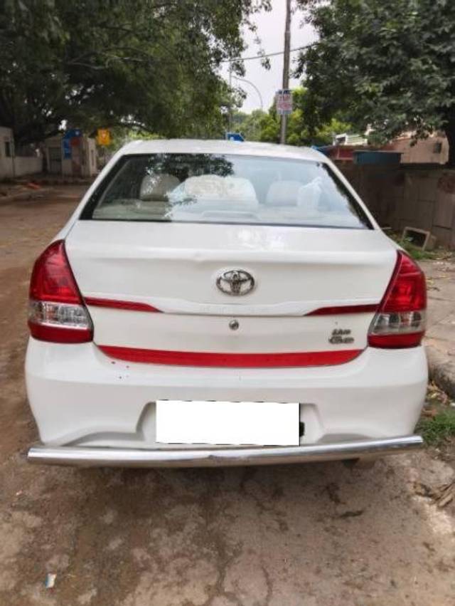 https://images10.gaadi.com/usedcar_image/4123848/original/processed_3355f5dd-4559-4d04-979b-755deca437e0.jpg?imwidth=6402