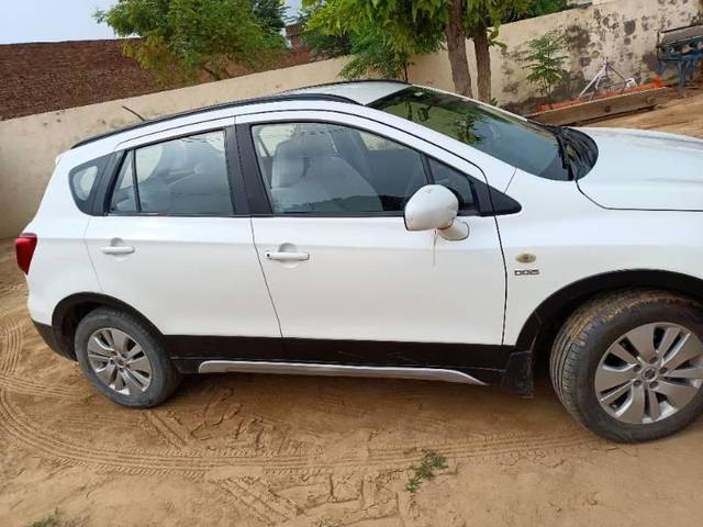 https://images10.gaadi.com/usedcar_image/4123972/original/processed_fecc64ad-320b-41a6-9d86-1871e596d21c.jpg?imwidth=6401