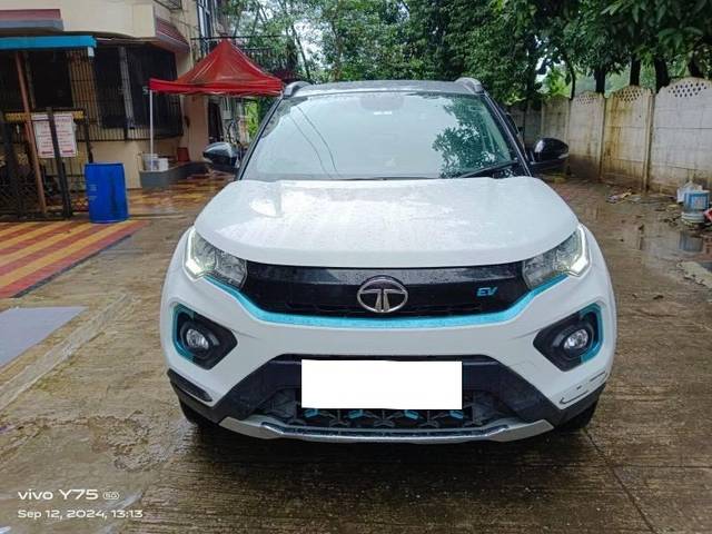 https://images10.gaadi.com/usedcar_image/4123976/original/processed_121e4692-6de8-4a21-add2-07d446133714.jpeg?imwidth=6402