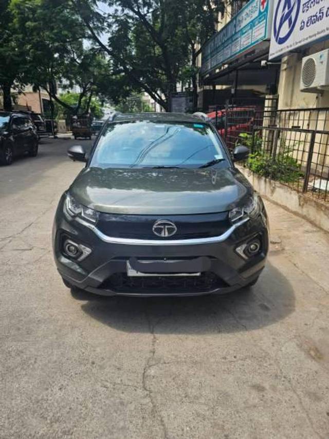 https://images10.gaadi.com/usedcar_image/4124022/original/processed_3b02eba5-c1b9-4e6b-893b-7d709bc4a1ff.jpg?imwidth=6400