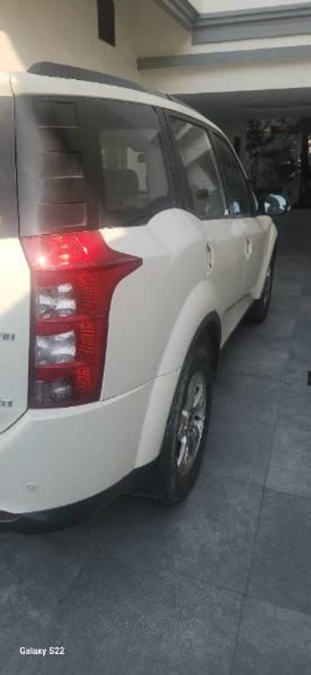 https://images10.gaadi.com/usedcar_image/4124023/original/processed_d51fc4e6-b6e5-466c-b489-ab108b7bfd96.jpg?imwidth=6402