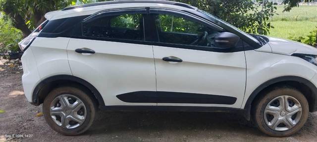 https://images10.gaadi.com/usedcar_image/4124216/original/processed_8fd43ab6-b9b2-4b91-8552-089f54cc01d4.jpg?imwidth=6400