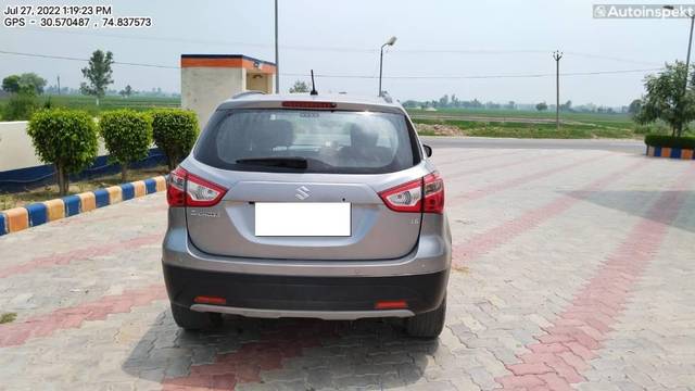 https://images10.gaadi.com/usedcar_image/4124240/original/processed_d1b949de-a68e-4239-ab8c-6a5ac0a140eb.jpg?imwidth=6401