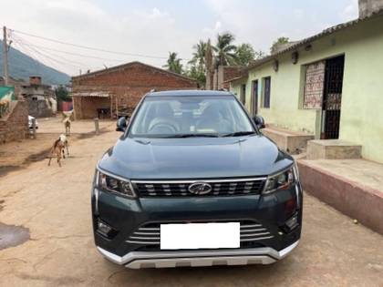 Mahindra XUV300 W8 Option BSVI