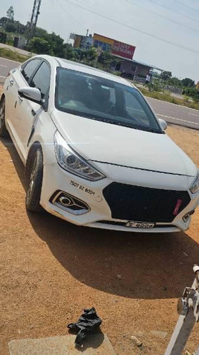 https://images10.gaadi.com/usedcar_image/4124361/original/processed_fcde41d5-a479-44ed-9f3c-46ddbeabdf3c.jpg?imwidth=6401