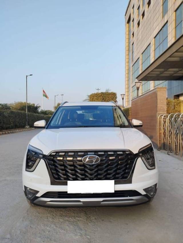 https://images10.gaadi.com/usedcar_image/4124552/original/8efb1b2b0bace3c2b970f33cf49d6868.jpg?imwidth=6400