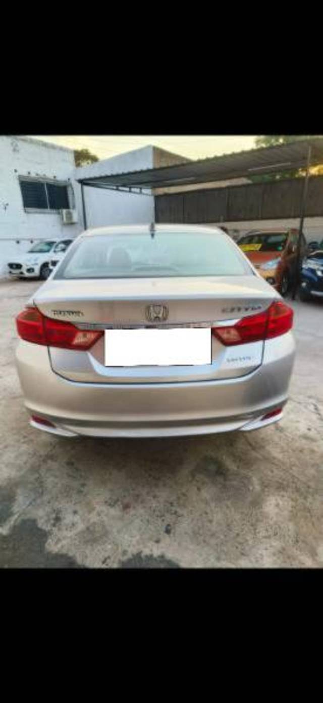 https://images10.gaadi.com/usedcar_image/4124571/original/processed_d8fc4fcf-0350-40bb-ac7b-d1cb47d921d8.jpg?imwidth=6401